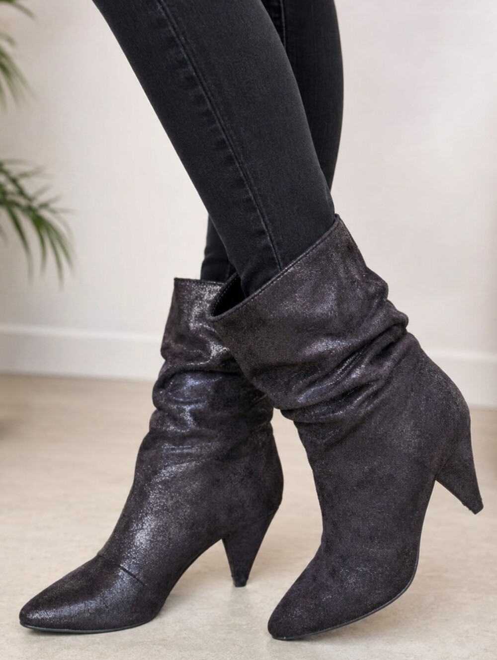 Report NEW Vera Indie Sleaze Revival Metallic Slouchy Cone Heel Bootie 8M